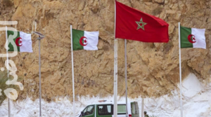 Read more about the article المغرب يفتح معبر “زوج بغال” لاستلام 36 شخصا من الجزائر